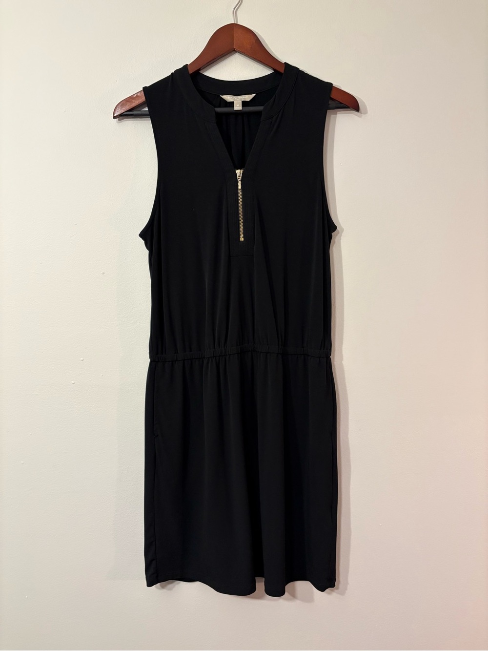 Banana Republic Black Sleeveless Zip-Front Dress — Size M 🖤